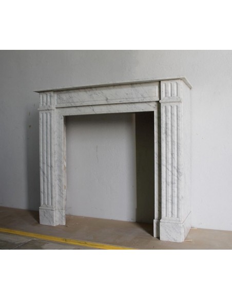 220 CAMINETTO LUIGI XVI "CANNELURE" IN PICCOLA MISURA SCOLPITO IN MARMO BIANCO CARRARA