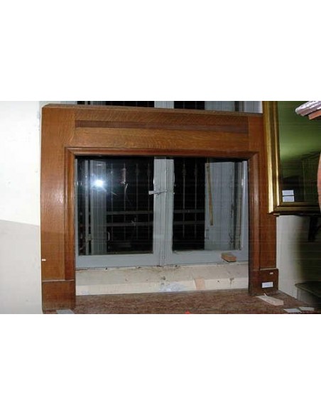 Bellissimo caminetto inglese Art Deco (1925 c.a.) in PERFETTE CONDIZIONI DI CONSERVAZIONE, scolpito in essenza di Rovere.