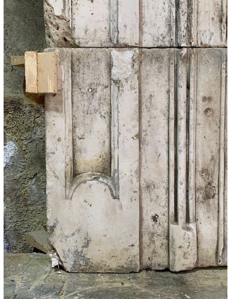 902 BRETONE, IMPORTANTE E SETTECENTESCO CAMINO "A TRUMEAU" IN PIETRA BIANCA DI CAEN