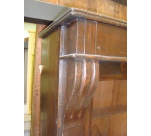 Elegante rivestimento per camino d'epoca in legno d'epoca tardo ottocentesca. 2