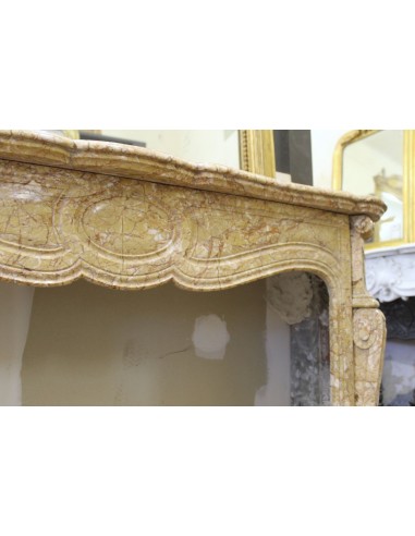 043 CAMINO POMPADOUR GALBE' IN MARMO GIALLO...