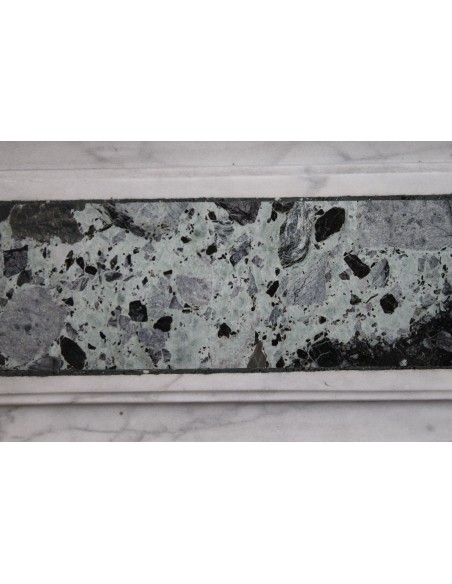 236 CAMINO LUIGI XVI D'EPOCA IN VENATINO CARRARA CON INCROSTAZIONI IN VERDE ALPI D'ANTICA CAVAZIONE