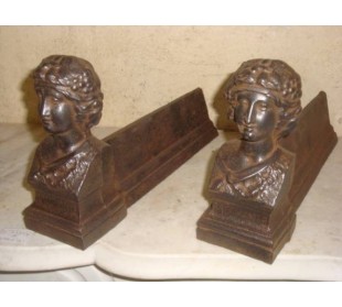 023 "MATRONA ROMANA", COPPIA IN GHISA D'EPOCA LIBERTY 2