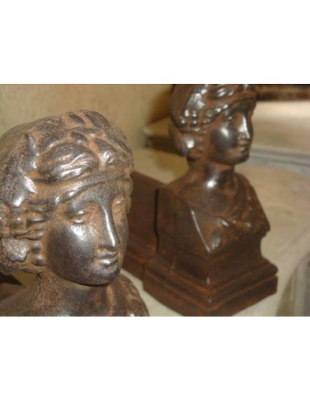 023 "MATRONA ROMANA", COPPIA IN GHISA D'EPOCA LIBERTY