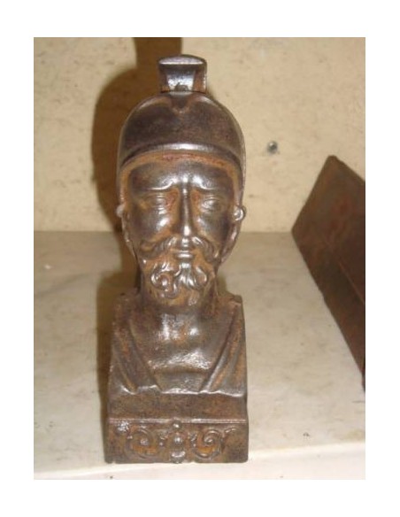 024 "SOLDATO GRECO", COPPIA IN GHISA, EPOCA ART NOUVEAU