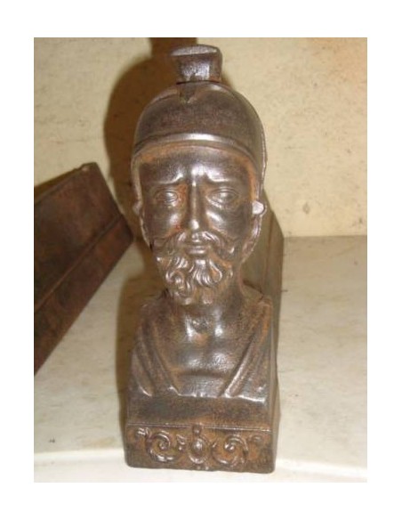 024 "SOLDATO GRECO", COPPIA IN GHISA, EPOCA ART NOUVEAU