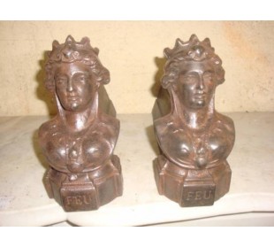 037 "DEA DELLA GIUSTIZIA", COPPIA IN GHISA D'ARTE, EPOCA...