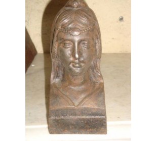 027 "DONNA ORIENTALE", COPPIA DI ALARI IN GHISA PER... 2