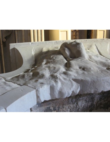 904 CAMINO "TETE DE FEMME" D'EPOCA LIBERTY IN PIETRA, FIRMATO DA IMPORTANTE SCULTORE