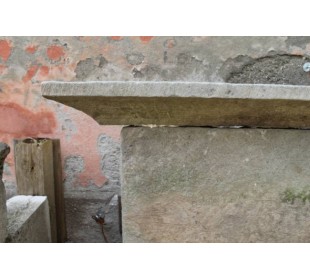 Cornice da camino in pietra Serena di piccole dimensioni e dall'ottimo rapporto qualità/prezzo. 2