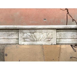 Caminetto antico in pietra, d'epoca ottocentesca e autentico. 2