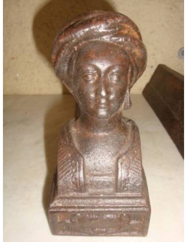 008 COPPIA DI ALARI IN GHISA RAFFIGURANTE...