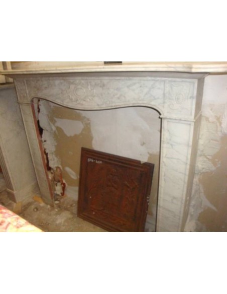 818 UN PIEMONTESE TRA LIBERTY E REGGENZA IN MARMO VENATINO CARRARA