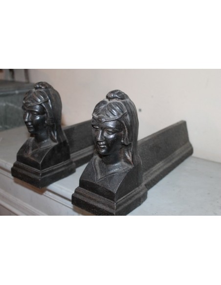 123 "FIGURINE" IN GHISA RAFFIGURANTE DONNA ORIENTALE